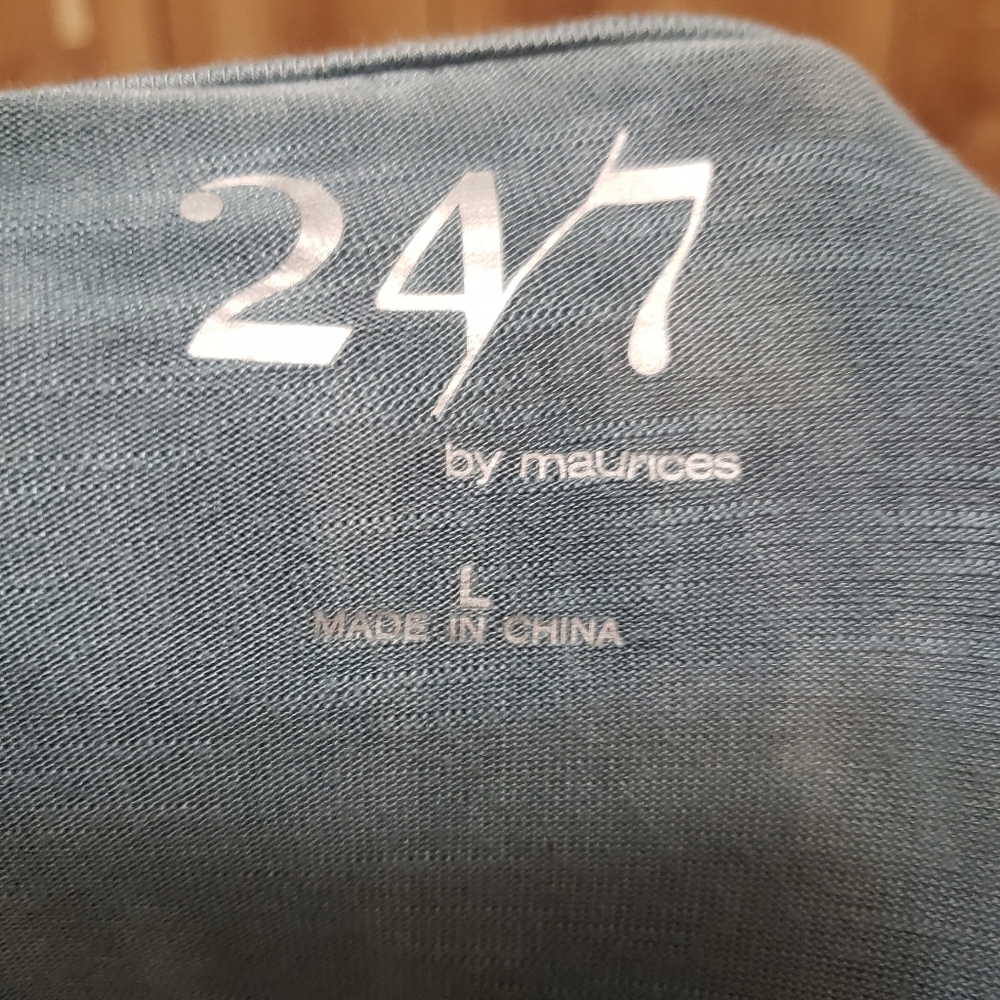 24/7 Maurices Shirt Womens Lg Blue Pink "Tie Dye" Short Sleeve Tshirt Casual - Picture 3 of 5